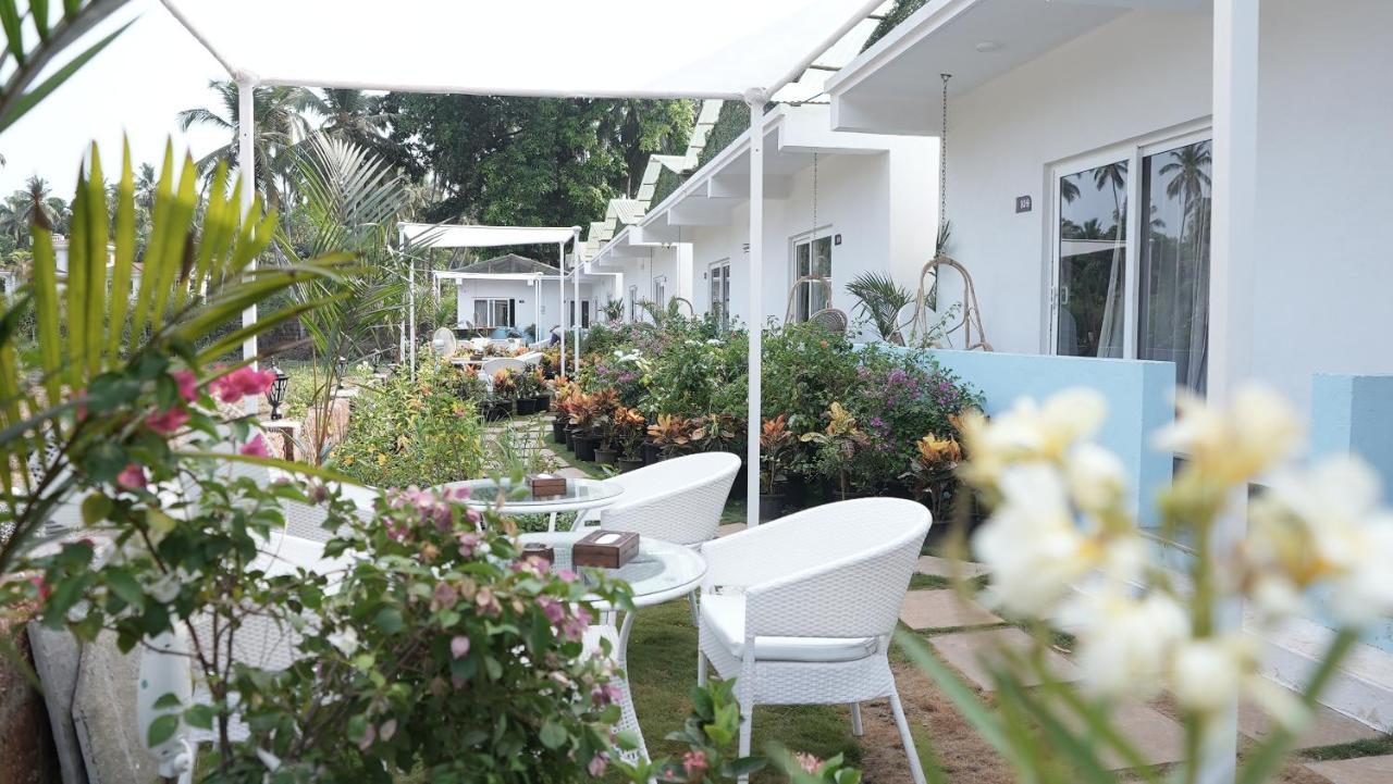 Whiteflower Resort Morjim Buitenkant foto