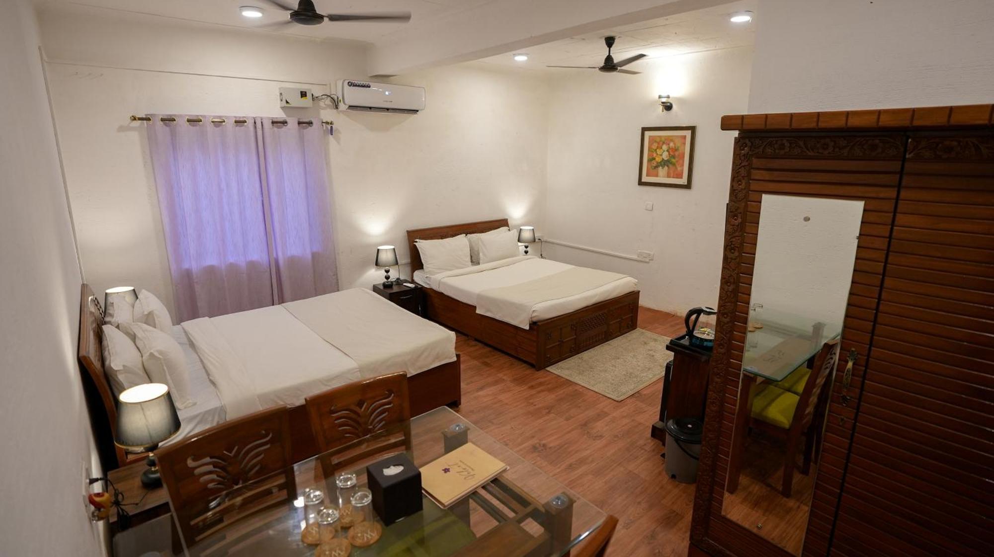Whiteflower Resort Morjim Buitenkant foto