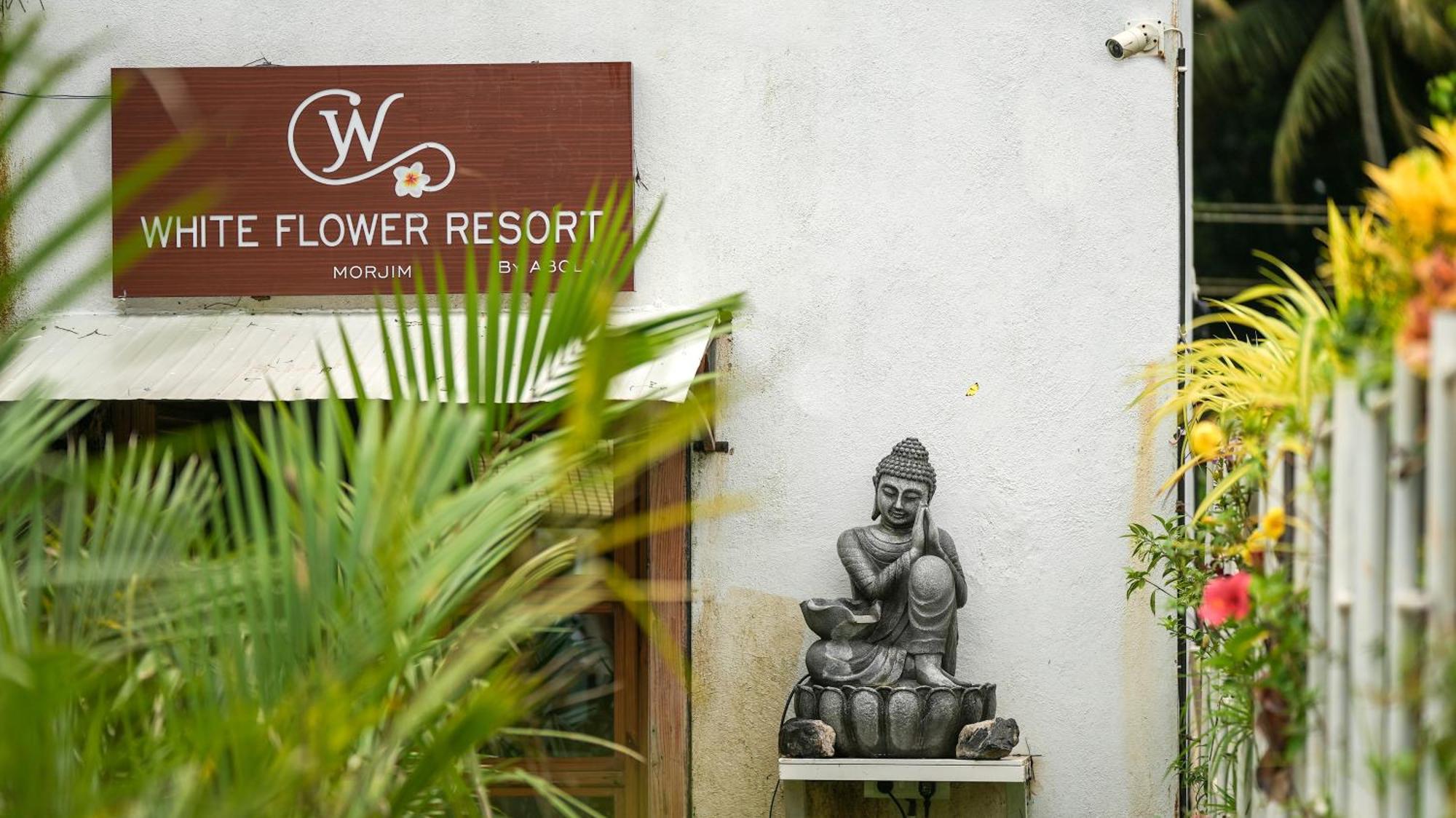Whiteflower Resort Morjim Buitenkant foto