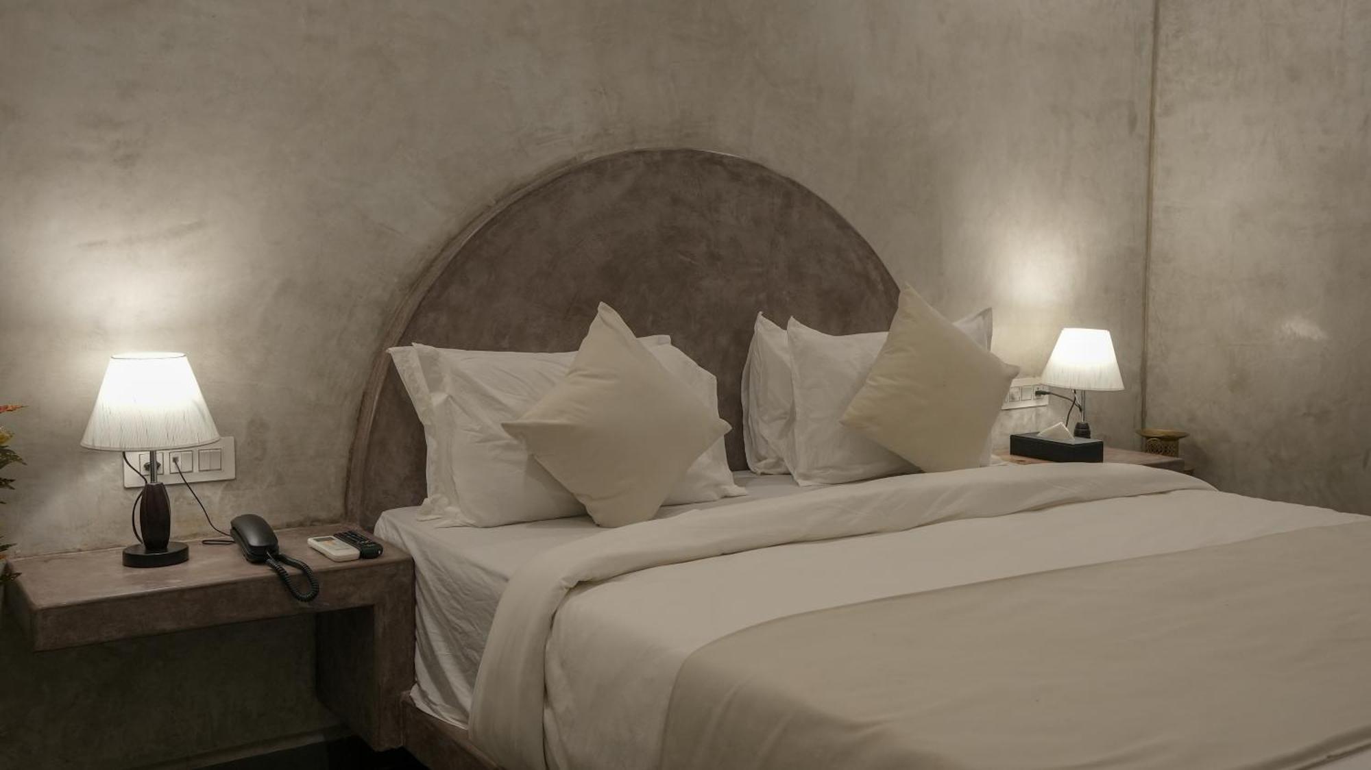 Whiteflower Resort Morjim Buitenkant foto