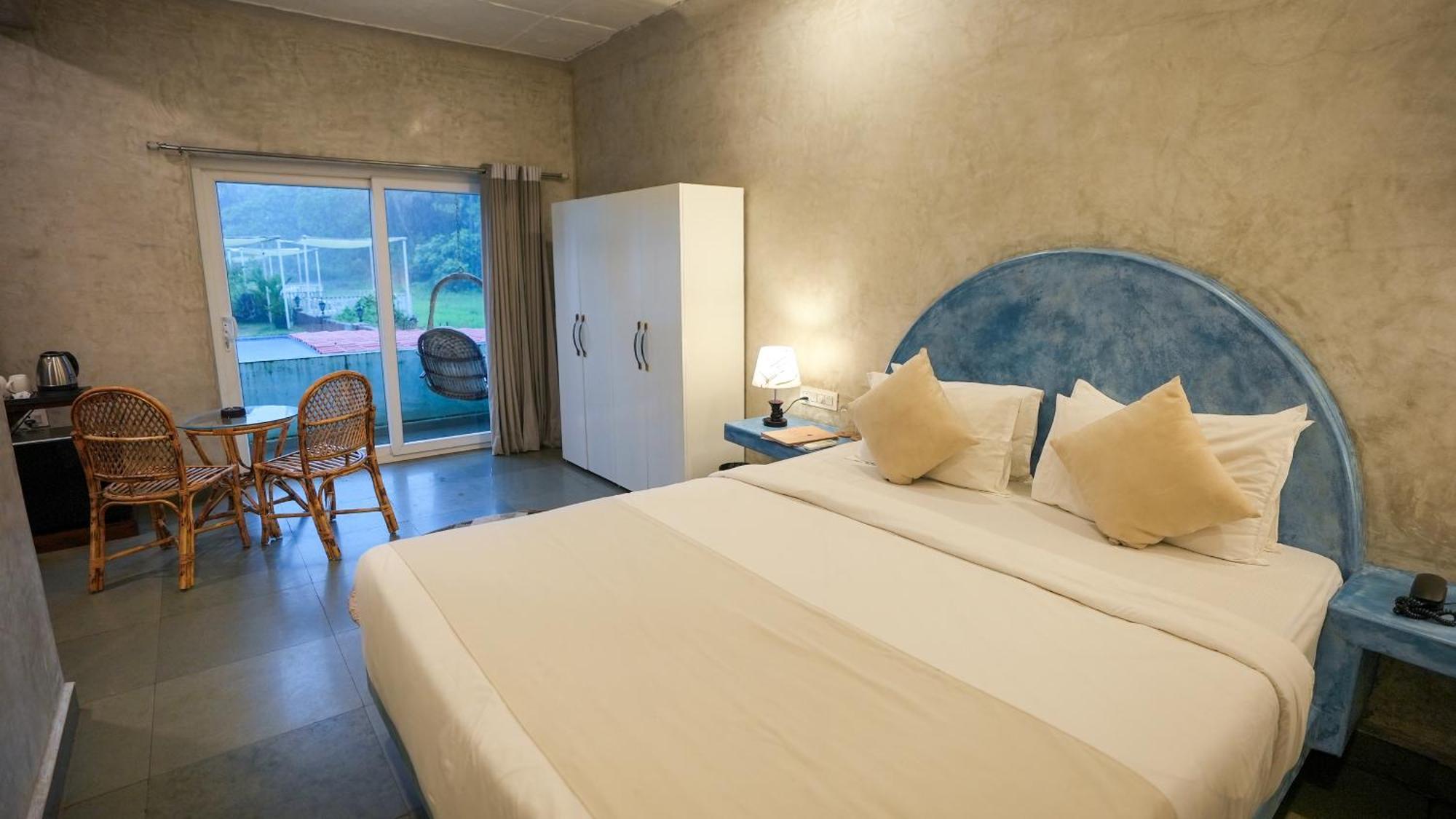 Whiteflower Resort Morjim Buitenkant foto